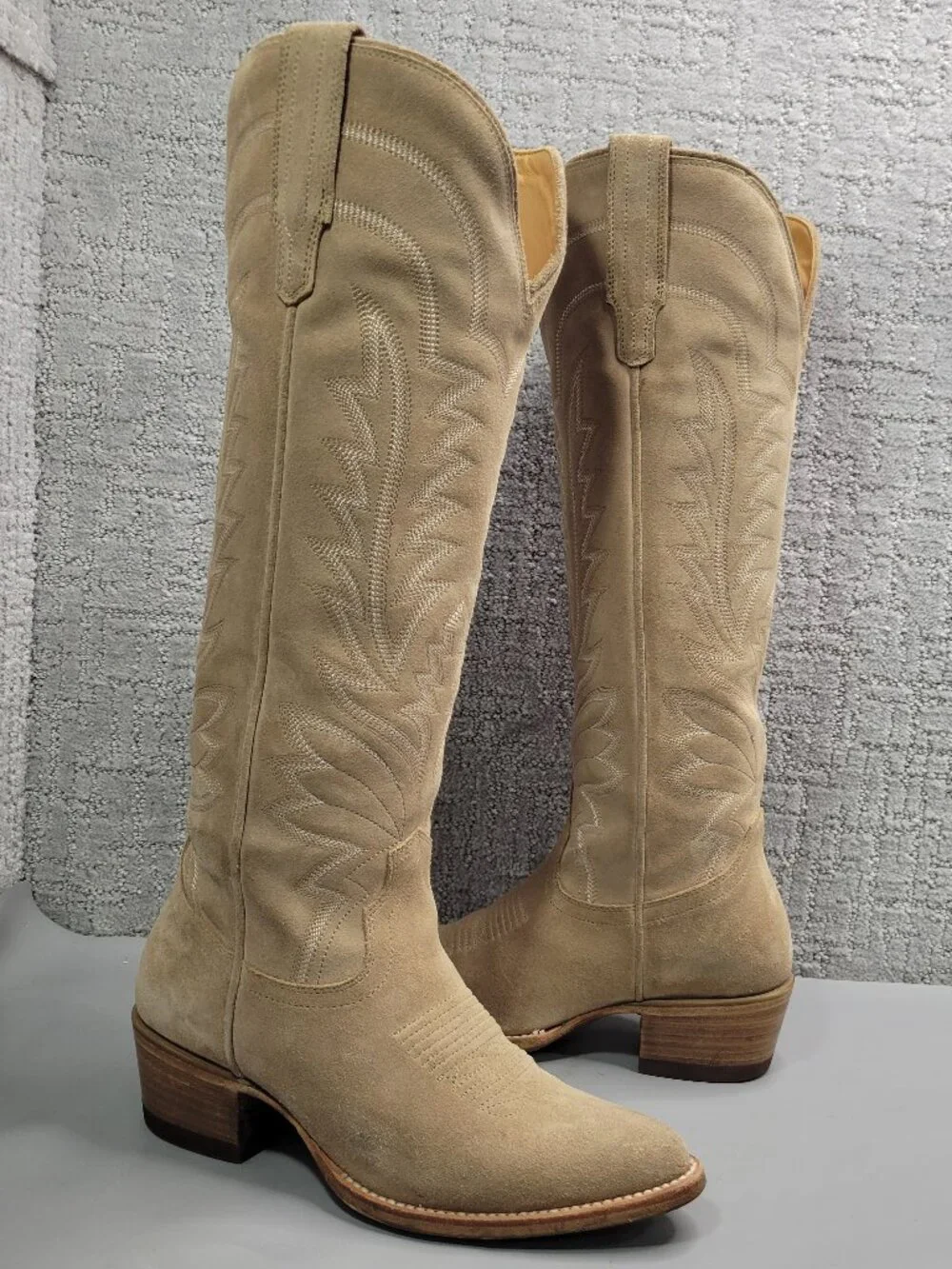 Tecovas The Abby Women's Size US 6.5BW Driftwood Suede Cowgirl Boots.